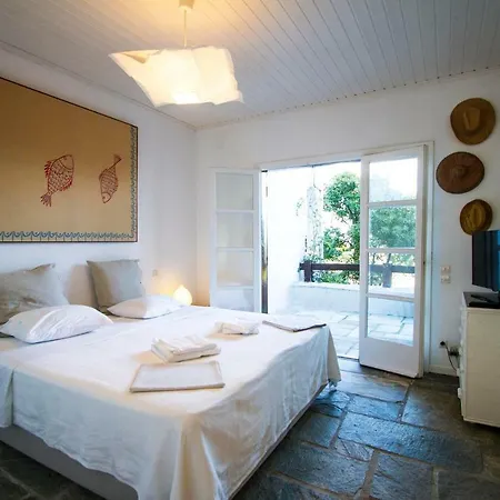 Kyparissopoula Villa *